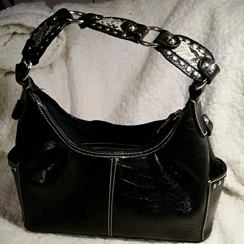 Bisou Bisou Black purse - Picture 2 of 5